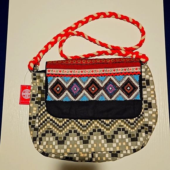 Buckhead Betties Handbags - NWT Buckhead Betties Beaded Crossbody Bag